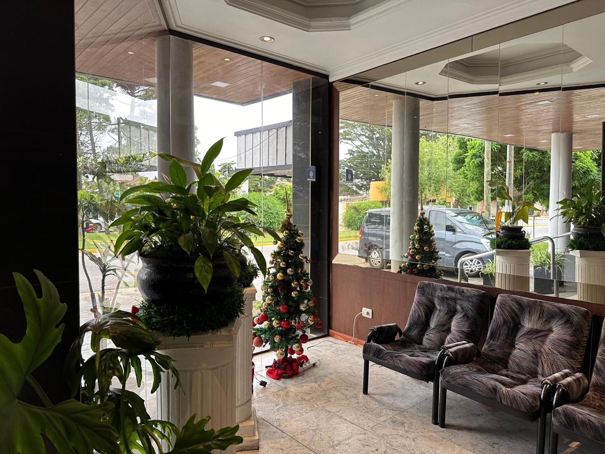 Sun-Shine Hotel Сан-Клементе-дель-Тую Экстерьер фото